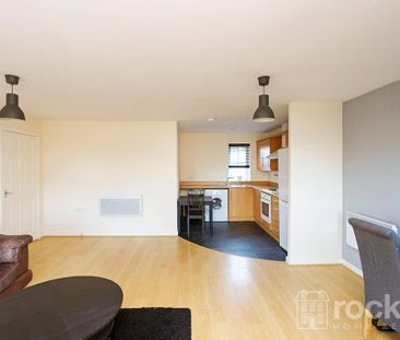 2 bedroom apartment to rent - Photo 4