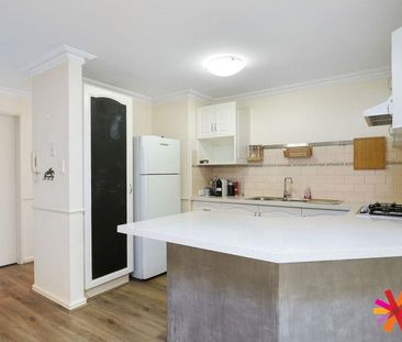 GROUND FLOOR APARTMENT WITH PRIVATE COURTYARD IN PRIME COMO LOCATION - Photo 6