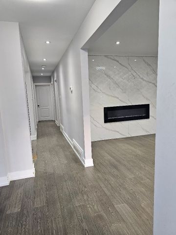 For Lease - 259 Tower Drive Unit# Main, Toronto, Ontario - Photo 3