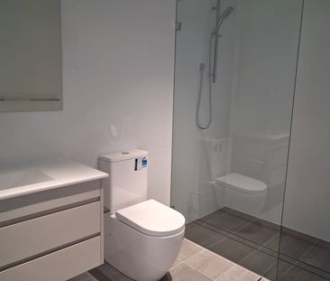 Brand new spacious 4 bedroom Townhouse with 3.5 bath - Photo 3