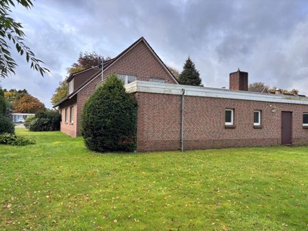 Großzügiges Wohnhaus mit zwei separaten Wohneinheiten in der Blumenstadt Wiesmoor - Photo 2