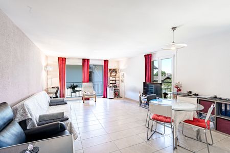 Superbe 2,5 pièces lumineux avec balcon privatif - Photo 2