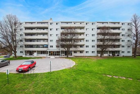 Westwinds I & II Apartments - Photo 3