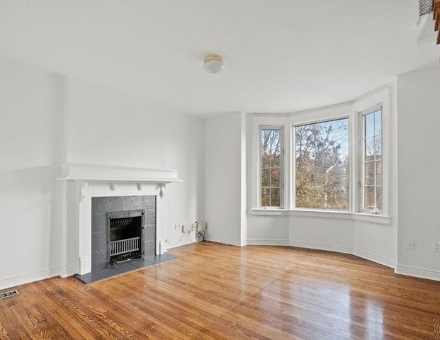 1+1 High Park Apartment - 2 storey | 226 Indian Road, Toronto - Photo 1