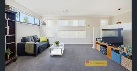 EXECUTIVE LIVING - Photo 3