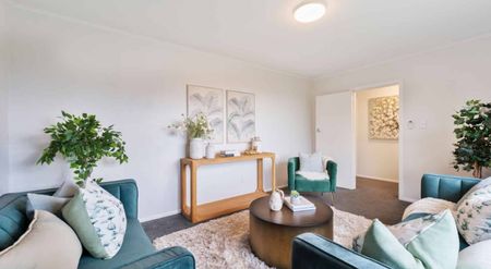 Three bedroom bungalow - Photo 2