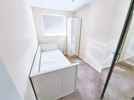 Signet Square, Stoke, Coventry - Photo 2