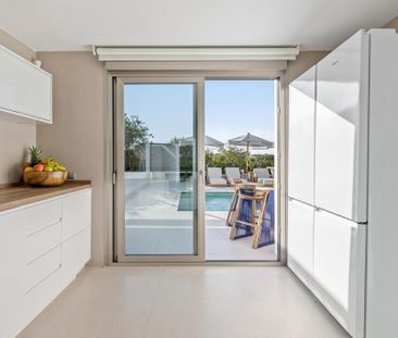 5 bedroom luxury Villa for rent in Cap Martinet, Balearic Islands - Photo 2