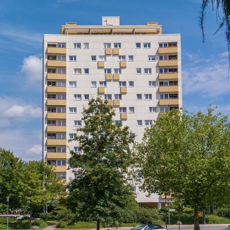 Einziehen und wohlfühlen – Charmante Wohnung mit Loggia und Aufzug - Foto 3