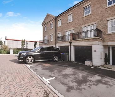 4 bedroom semi-detached house to rent - Photo 5