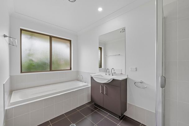 34 Gwen Meredith Loop, Franklin ACT 2913 - House For Rent | Domain - Photo 1