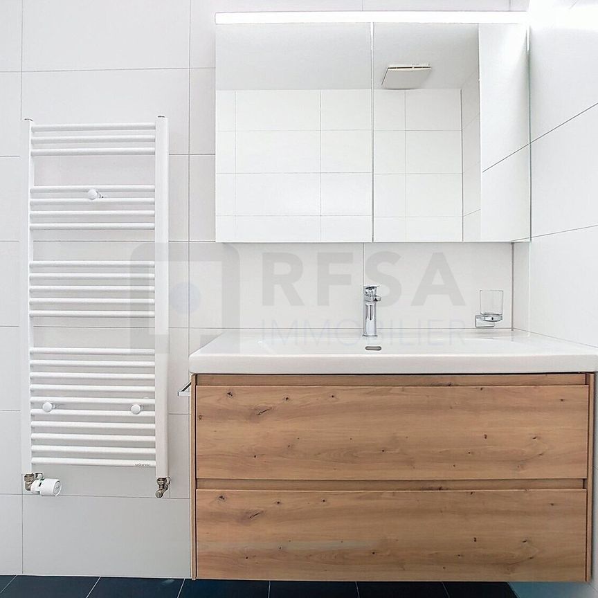 PERLE RARE! 2½ pièces avec terrasse au coeur de la ville - Photo 1