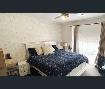 Contemporary Comfort and Convenience - Photo 3