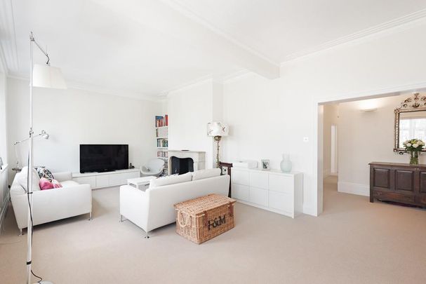 3 bedroom flat to rent - Photo 1