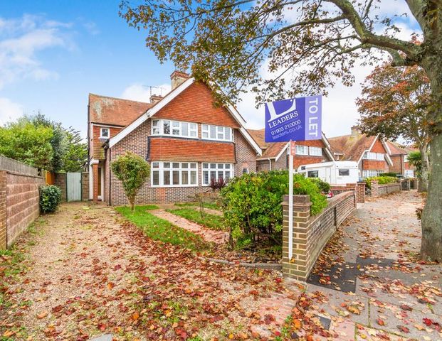 3 bedroom semi-detached house to rent - Photo 1