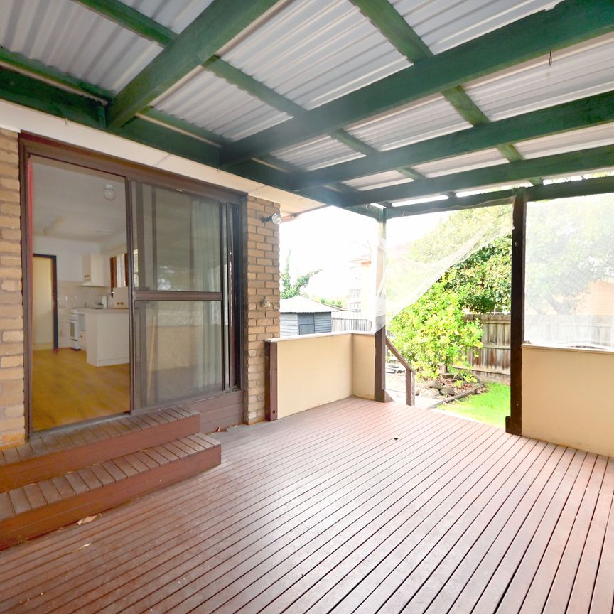 Family home of comfort and prime location! - Photo 1