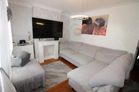 3 bedroom terraced house to rent - Photo 2