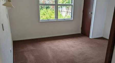 Lovely solid 2 bedroom home - Photo 4