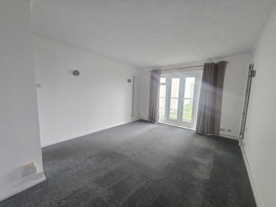 Windsor Court BN11 2EZ 2 bedroom flat to rent - Photo 1