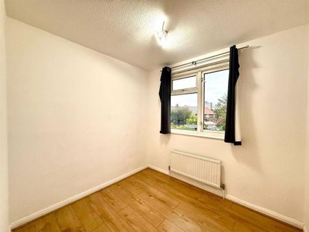4 bedroom terraced house to rent - Photo 4