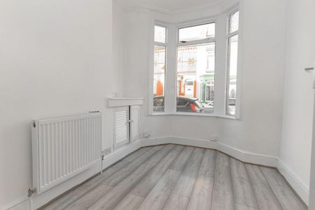 2 bedroom terraced house to rent - Photo 3
