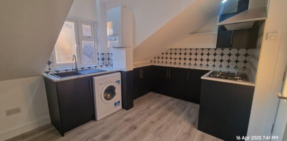 Studio Flat, Whitehorse Road, CR0 - Photo 2