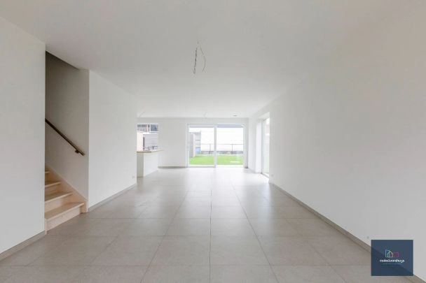 Energiezuinige nieuwbouwwoning met 3 slaapkamers , tuin en staanplaats - Photo 1