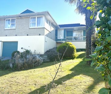 Family Living - Photo 5