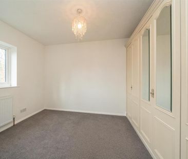 2 bedroom end of terrace house to rent - Photo 2