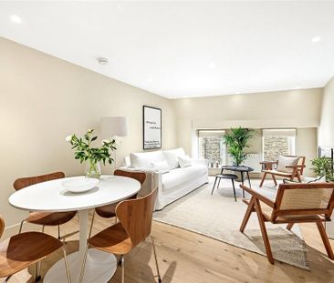 2 bedroom mews to rent - Photo 3