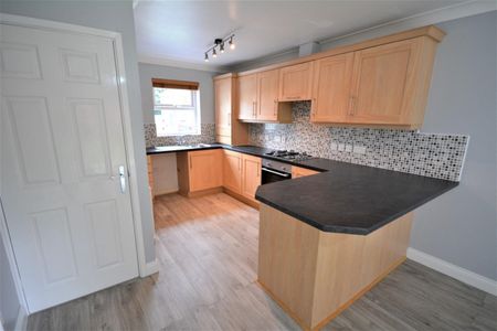 2 bedroom House To Let - Photo 4