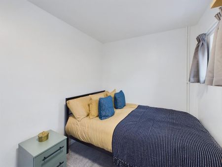 6 bedroom house to rent - Photo 3