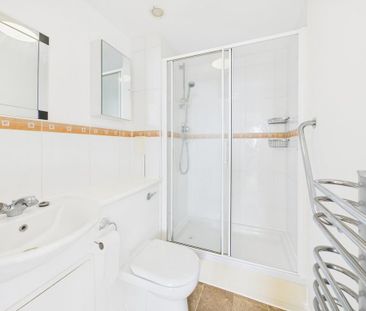 2 bedroom penthouse to rent - Photo 5