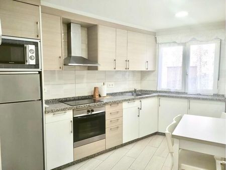 Alquiler de piso en Calle Alonso de Ojeda - Photo 3