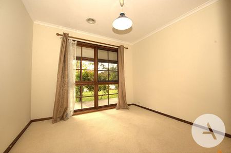 25 Mellor Circuit, Florey ACT 2615 - House For Rent | Domain - Photo 2