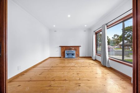 Perfectly Positioned To Public Transport & Stockland Wendouree - Photo 4