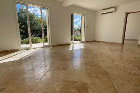 VILLA TYPE 5 Meublé sur terrain clos de 600m² - Photo 3