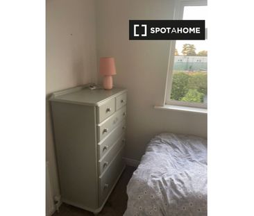 Light room in shared apartment in Artane, Dublin - Photo 2