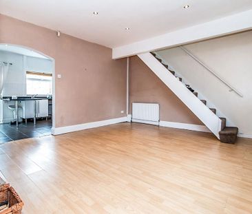 2 bedroom end of terrace house to rent - Photo 1