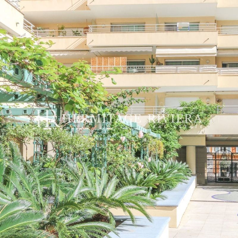 Studio avec terrasse dans le carré d'or - Photo 1