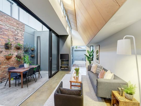 68 Donald Street PRAHRAN - Photo 1