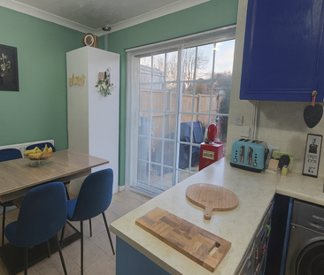 3 bedroom terraced house to rent - Photo 3