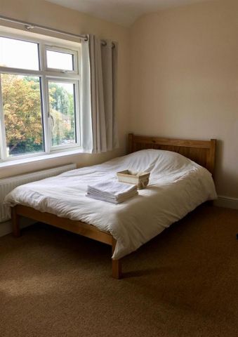 3 bedroom semi-detached house to rent - Photo 3