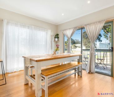 Spacious Five Bedroom Family Home with Multiple Living Areas, Solar... - Photo 2