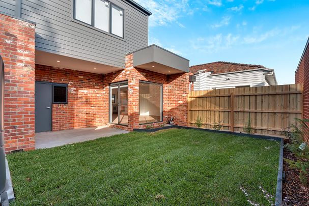 2/2 Turner Street, Pascoe Vale South VIC 3044 - Photo 1