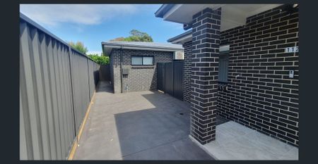 Near new 2 open room flat FAIRFIELD - Photo 3