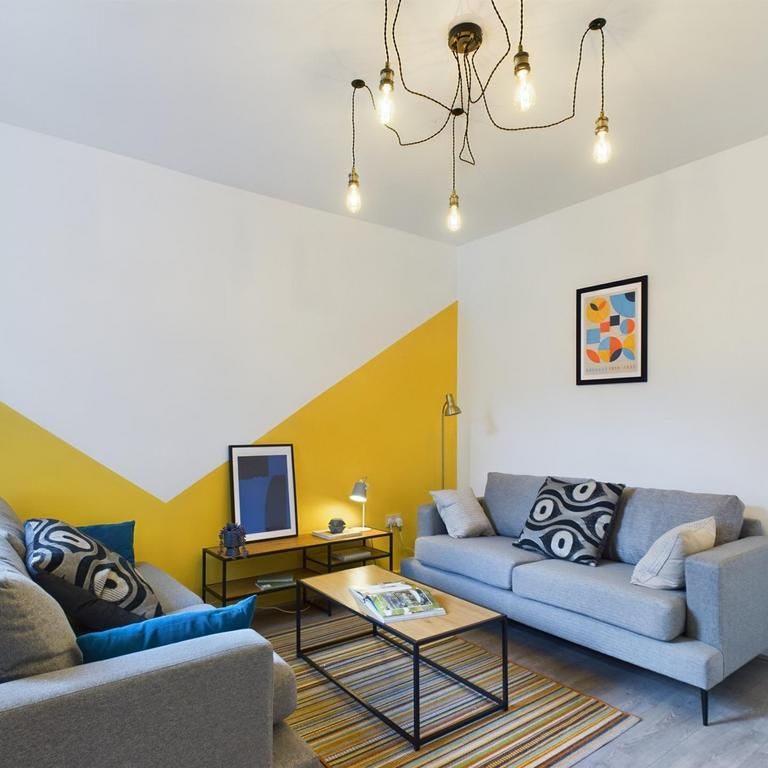 6 bedroom house to rent - Photo 1