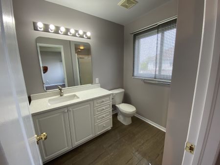 For Lease - 11 Landover Crescent, Kanata, Ontario - Photo 3