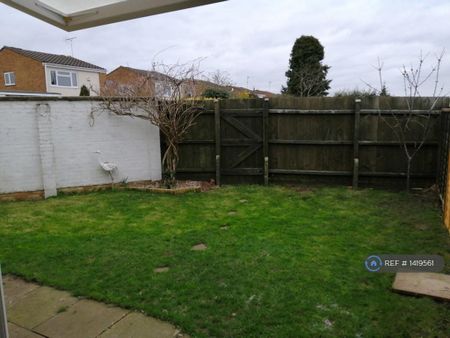 3 bedroom end of terrace house to rent - Photo 5