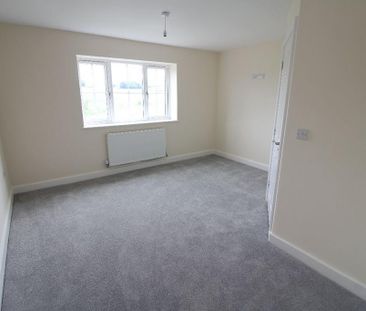 3 bedroom terraced house to rent - Photo 6